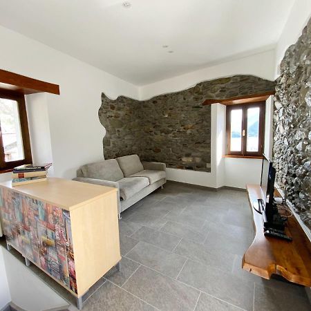 ムッソ Independent Stone House With Lake Viewヴィラ エクステリア 写真