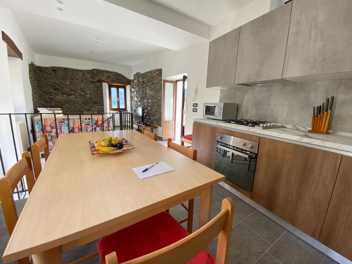 Independent Stone House With Lake View ムッソ エクステリア 写真