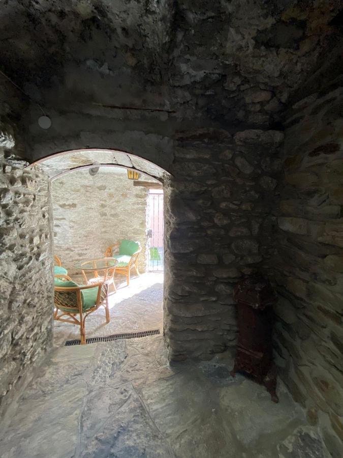 Independent Stone House With Lake View ムッソ エクステリア 写真