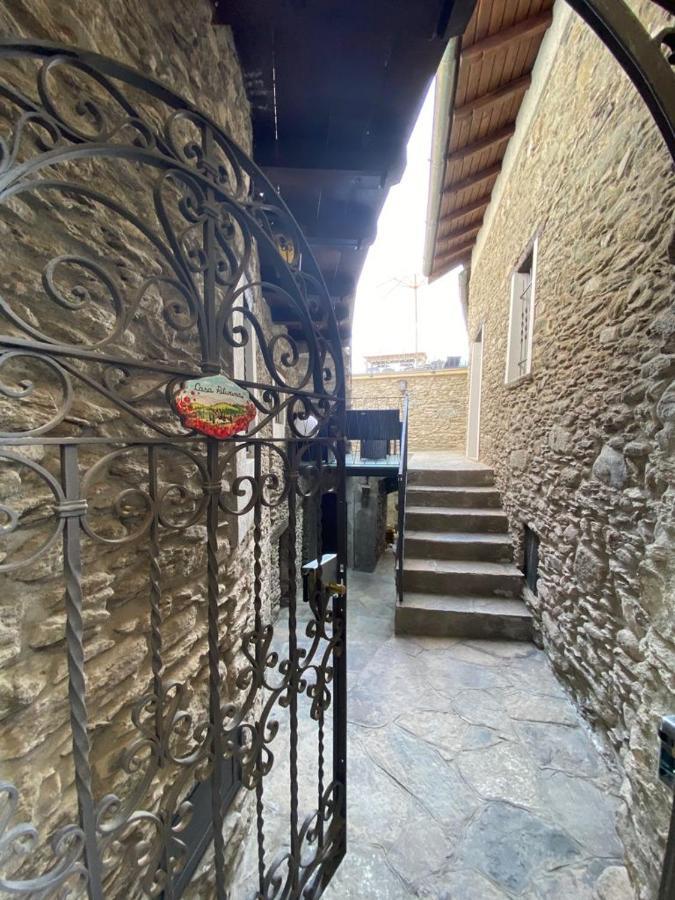 Independent Stone House With Lake View ムッソ エクステリア 写真