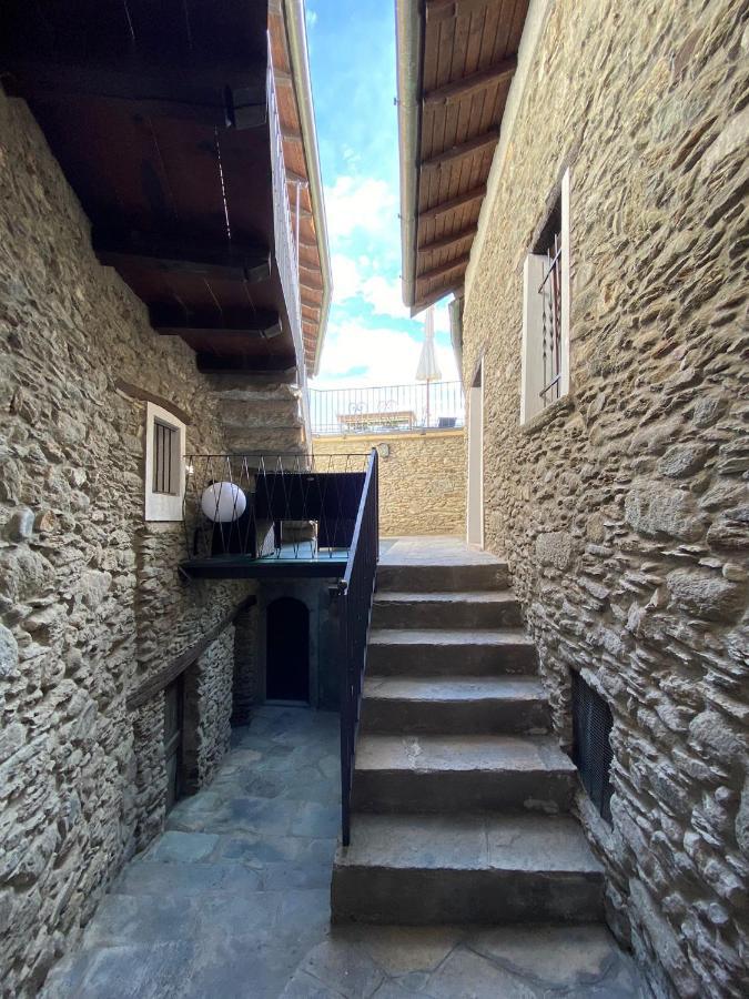 Independent Stone House With Lake View ムッソ エクステリア 写真