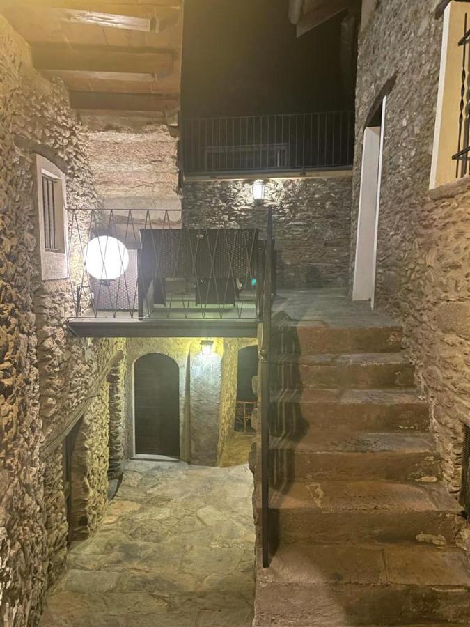 Independent Stone House With Lake View ムッソ エクステリア 写真